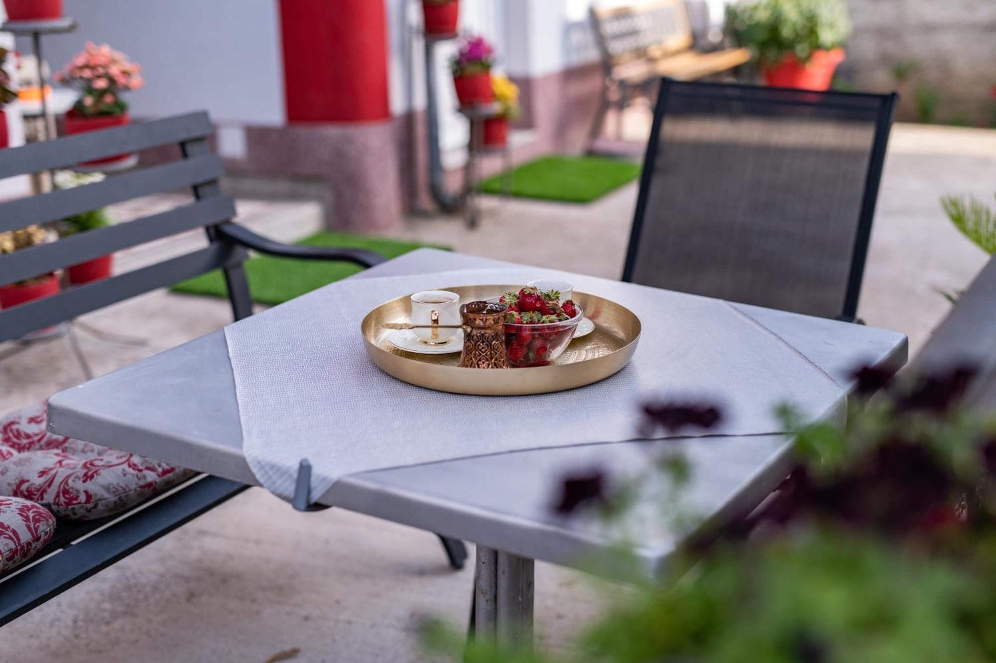 Apartmani Kaan Podgorica Zewnętrze zdjęcie